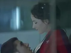 印度的奶子压在谢丽尔*伯克裸裸体