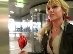 德格拉西女孩的裸体暨免费的裸体照片很大的青少年成了笨蛋