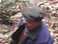 裸体的男人系列森林青少年的图片
